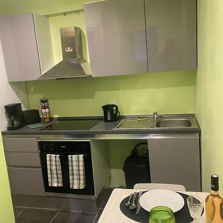 Apartament Independant Rdc, Parking Prive & Wi-fi Debit *